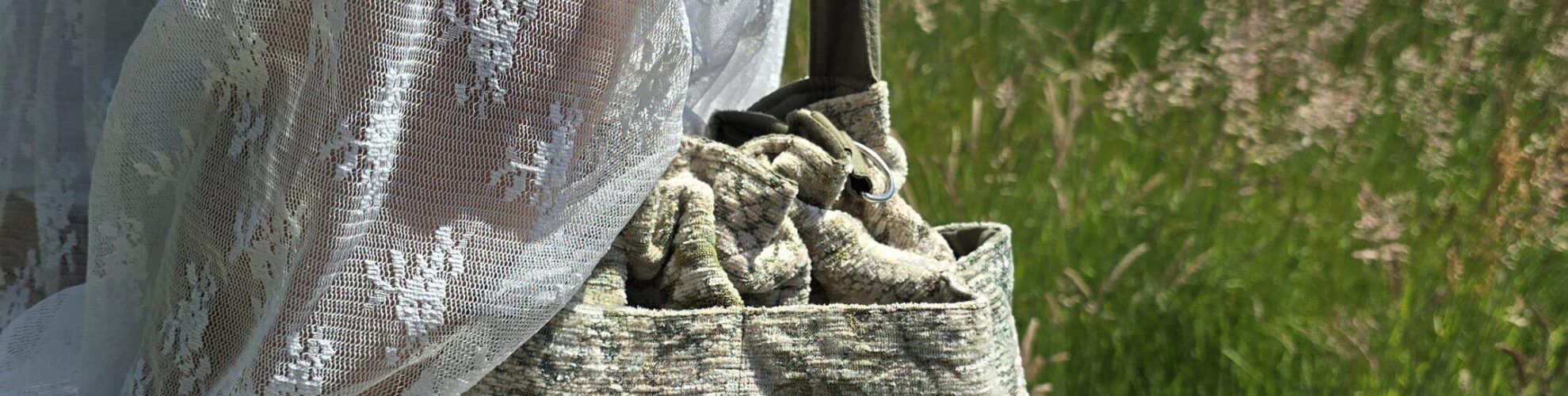 Sac kimono velours vert et blanc motif fleuri nijichou Bretagne Sac kimono velours vert et blanc motif fleuri nijichou Bretagne