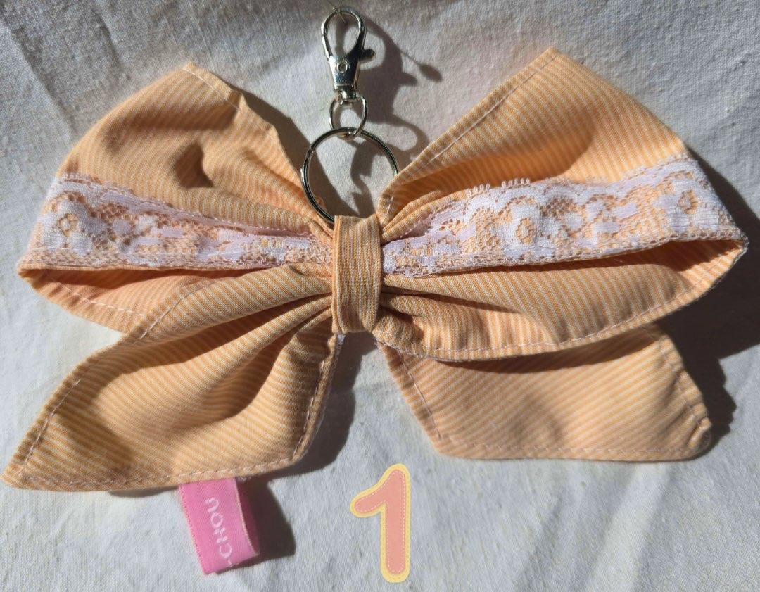 porte clé noeud tissu orange rayure fait main en France par Nijichou – Accessoire éco-responsable